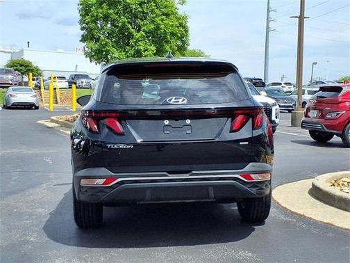 2022 Hyundai TUCSON SE
