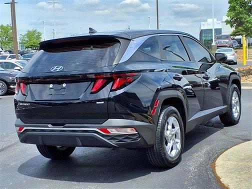 2022 Hyundai TUCSON SE