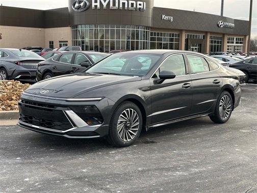 2025 Hyundai SONATA Hybrid SEL