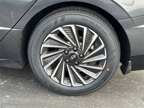 2025 Hyundai SONATA Hybrid SEL