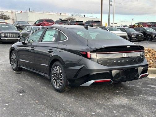 2025 Hyundai SONATA Hybrid SEL