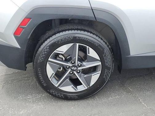 Shimmering Silver 2026 Hyundai TUCSON SEL