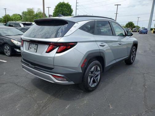 Shimmering Silver 2026 Hyundai TUCSON SEL
