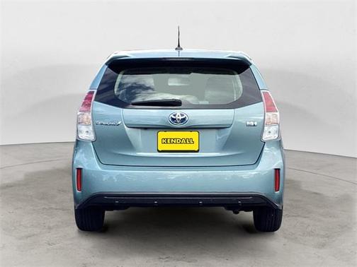 2016 Toyota Prius v Three