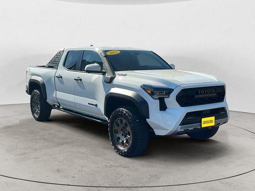 Ice Cap 2025 Toyota Tacoma Hybrid Trailhunter