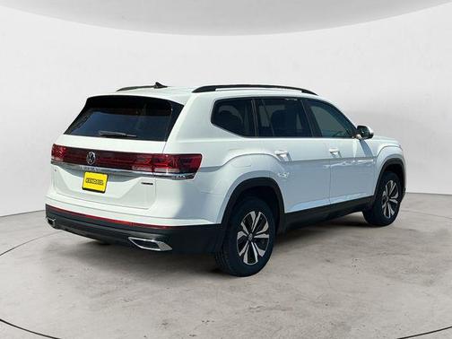 Pure White 2025 Volkswagen Atlas 2.0T SE