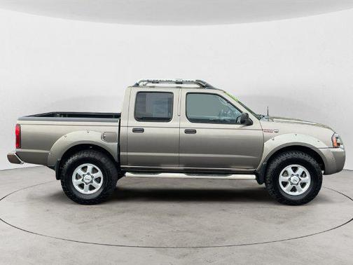 Granite Clearcoat Metallic 2004 Nissan Frontier S/C Crew Cab