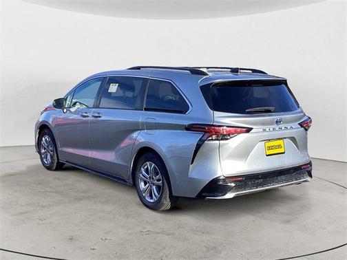 2022 Toyota Sienna XSE 7 Passenger