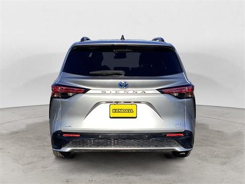 2022 Toyota Sienna XSE 7 Passenger