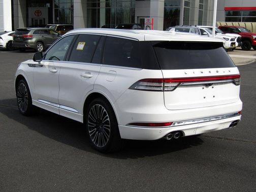 Pristine White Metallic Tri-Coat 2023 Lincoln Aviator Black Label AWD
