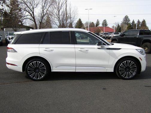 Pristine White Metallic Tri-Coat 2023 Lincoln Aviator Black Label AWD