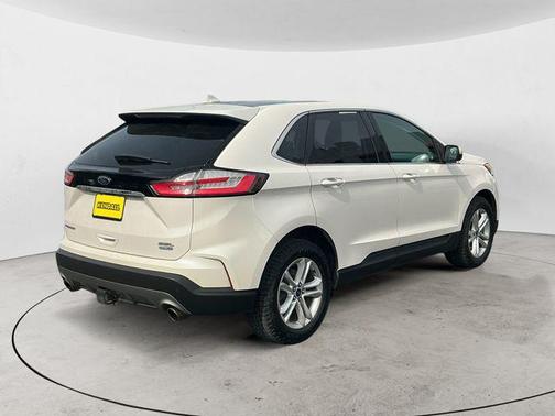 White Platinum Metallic Tri-Coat 2019 Ford Edge SEL
