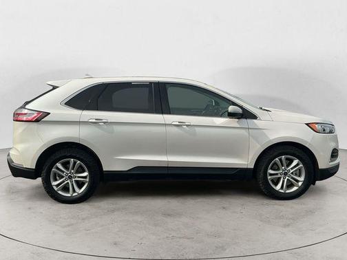 White Platinum Metallic Tri-Coat 2019 Ford Edge SEL