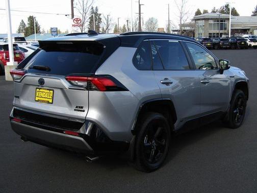 2021 Toyota RAV4 Hybrid SE