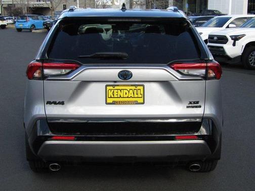 2021 Toyota RAV4 Hybrid SE