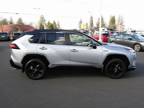 2021 Toyota RAV4 Hybrid SE