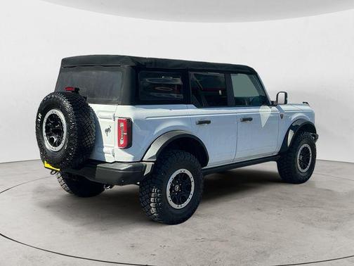 Oxford White 2021 Ford Bronco Badlands