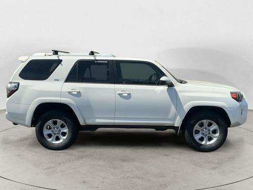 Super White 2016 Toyota 4Runner SR5