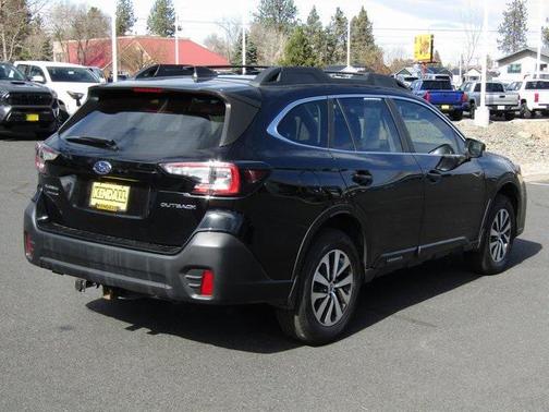 2022 Subaru Outback Base