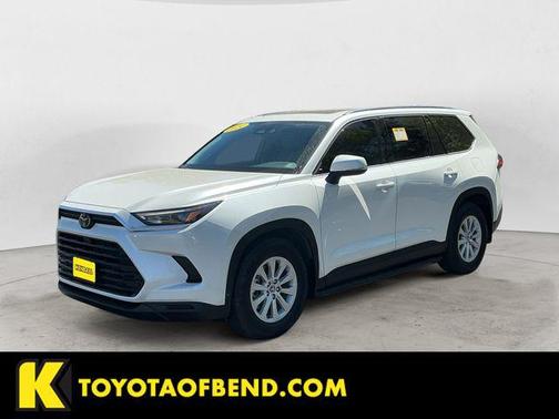 Pearl 2024 Toyota Grand Highlander XLE