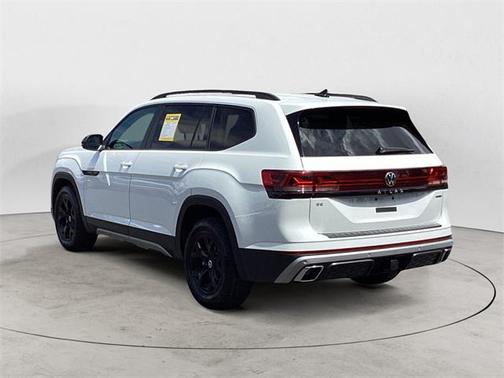 2024 Volkswagen Atlas 2.0T SE w/Technology 4MOTION