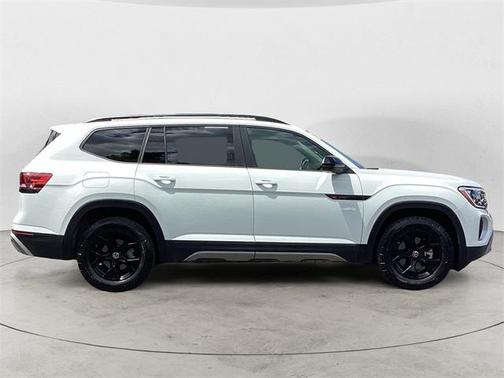 2024 Volkswagen Atlas 2.0T SE w/Technology 4MOTION