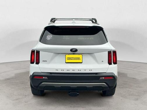 Glacial White Pearl 2021 Kia Sorento S