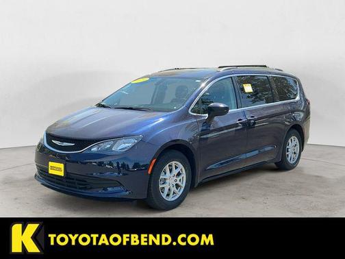 Jazz Blue Pearlcoat 2020 Chrysler Voyager LX