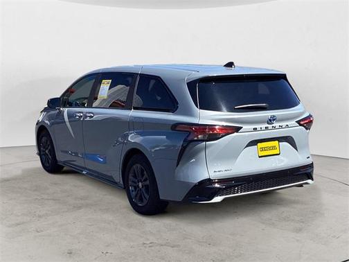 2025 Toyota Sienna XSE 7 Passenger