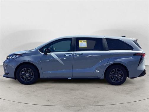 2025 Toyota Sienna XSE 7 Passenger