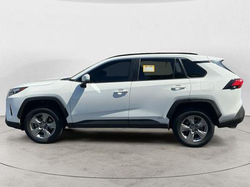Ice Cap 2024 Toyota RAV4 Hybrid XLE