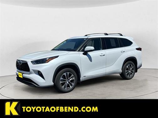 2022 Toyota Highlander Hybrid XLE