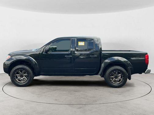 Magnetic Black Pearl 2019 Nissan Frontier SV