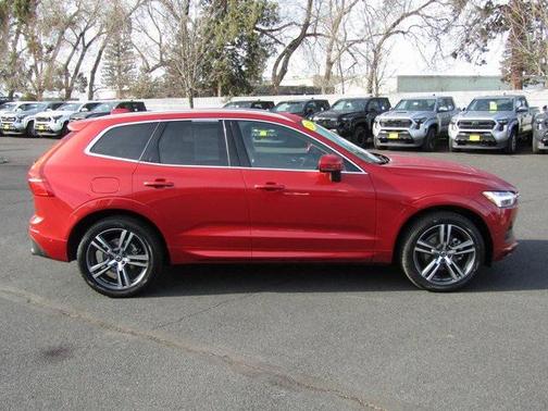 2019 Volvo XC60 T5 Momentum