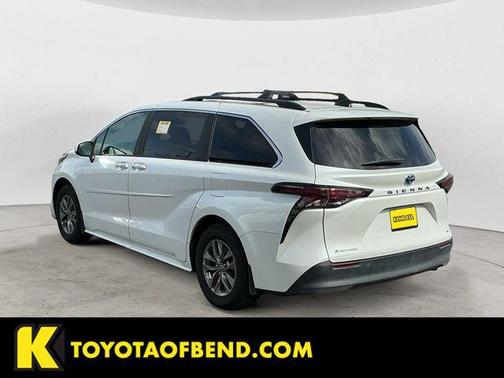 2025 Toyota Sienna XLE