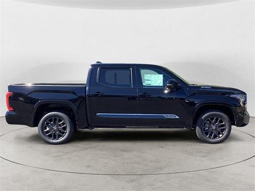 2025 Toyota Tundra Hybrid Platinum