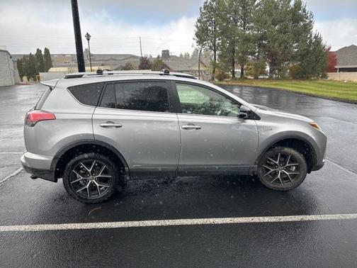 2017 Toyota RAV4 Hybrid SE