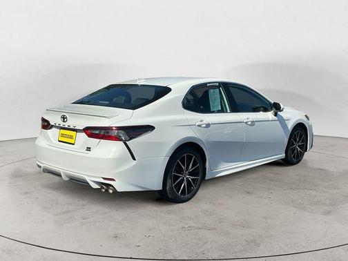 Ice Cap 2023 Toyota Camry SE