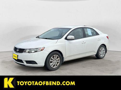 Clear White 2010 Kia Forte EX