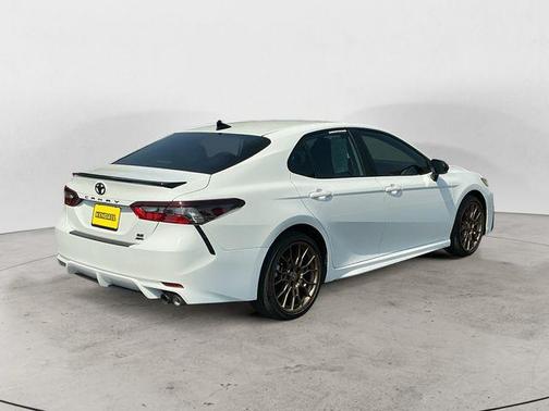 Ice Cap 2024 Toyota Camry SE
