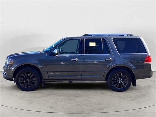 2017 Lincoln Navigator Select