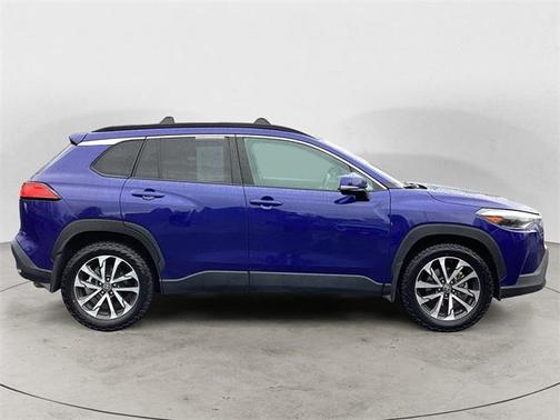2022 Toyota Corolla Cross XLE