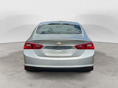 Silver Ice Metallic 2017 Chevrolet Malibu 1LT