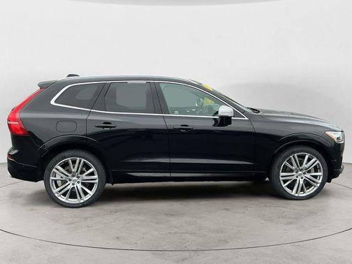 2018 Volvo XC60 Recharge Plug-In Hybrid T8 R-Design