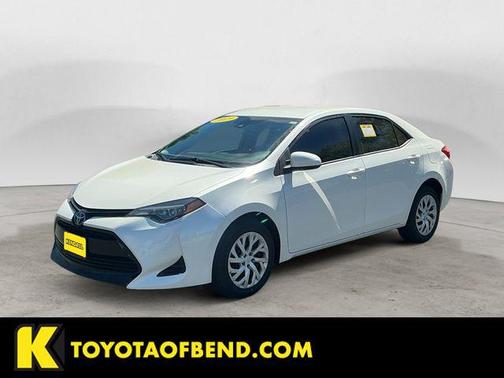 Blizzard Pearl 2019 Toyota Corolla LE