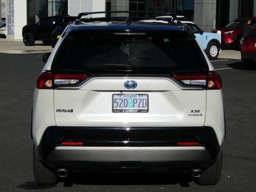 2021 Toyota RAV4 Hybrid SE
