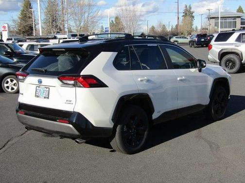 2021 Toyota RAV4 Hybrid SE