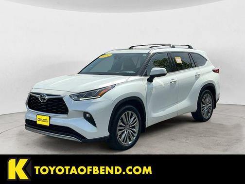 Wind Chill Pearl 2022 Toyota Highlander Platinum