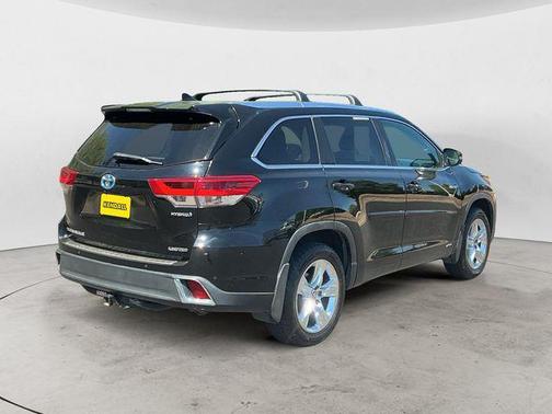Midnight Black Metallic 2017 Toyota Highlander Hybrid Limited