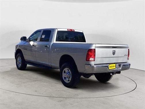 2017 RAM 2500 Tradesman Crew Cab 4x4 6'4' Box